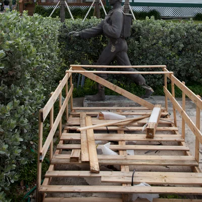 Statue Delivery